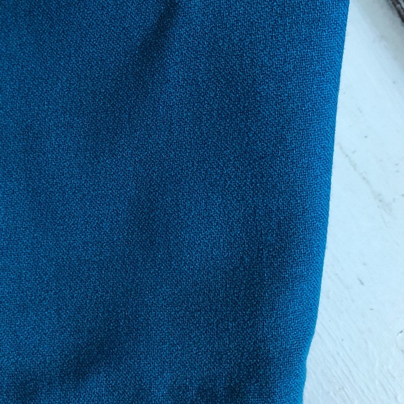 New blue Theory no-sleeve short top - Picture 3 of 4